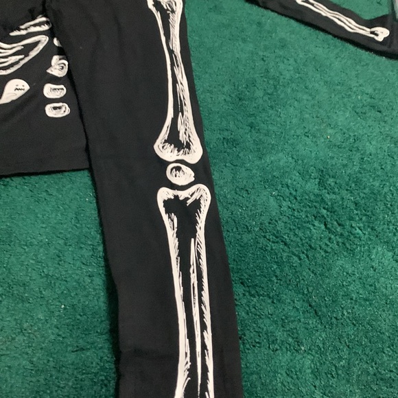 Brand new with tag pair of pajamas for boys - Picture 4 of 5